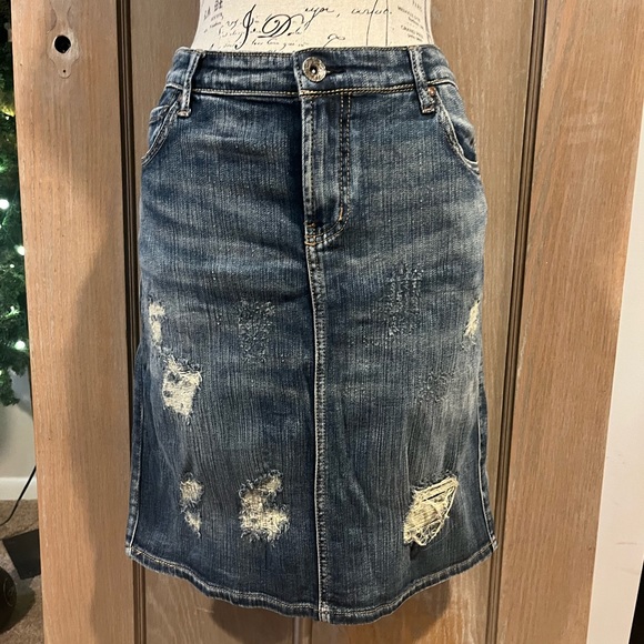 Avenue Dresses & Skirts - Avenue distressed stretchy knee length denim skirt size 14
